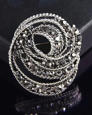Brosa eleganta, cu cristale - model 10