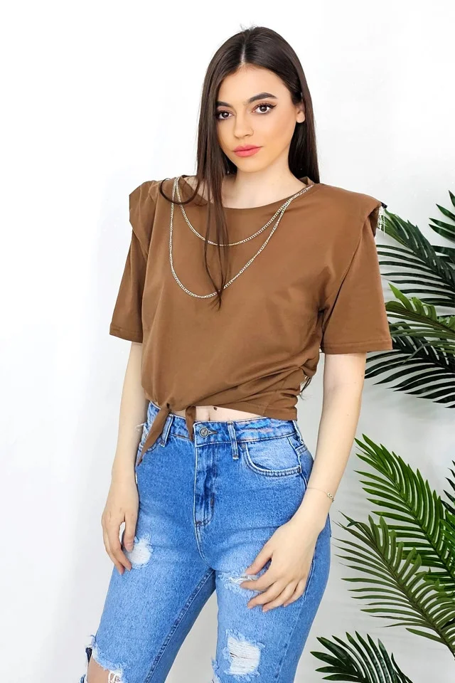 Bluza eleganta Kim, cu legare in talie si accesorii metalice cu cristale, Maro