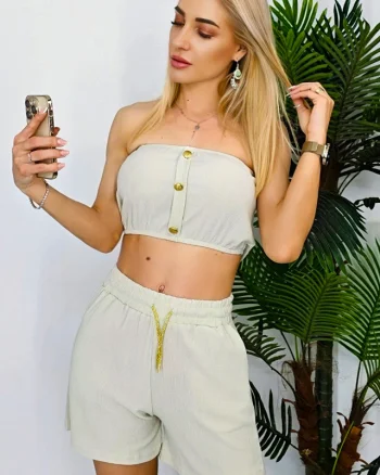 Compleu bumbac Eclipsing, cu pantaloni scurti si top cu detalii aurii metalice, Crem