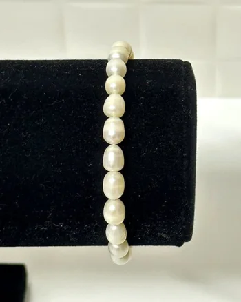 Bratara dama Classy, elastica, cu perle medii de cultura, Alb unt