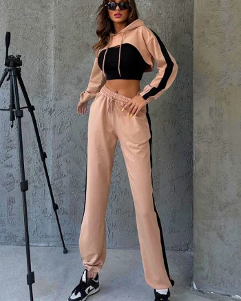 Compleu sport Bold Comfort, cu trei piese, hanorac decupat, top asortat si pantaloni cu dunga laterala, Bej