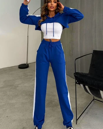 Compleu sport Bold Comfort, cu trei piese, hanorac decupat, top asortat si pantaloni cu dunga laterala, Albastru