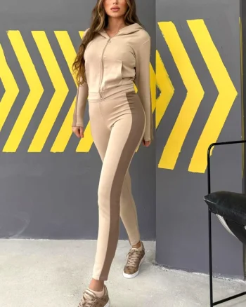 Trening dama TEZO, imprimeu bicolor cu panou bej, pantaloni slimfit si hanorac, Crem