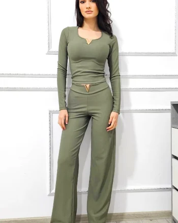 Compleu dama doua piese, DELYA cu accesorii metalice aurii si croi evazat, Verde