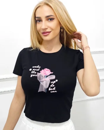 Tricou crop motivational AMOO, cu imprimeu floral si tull, Negru