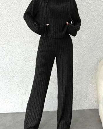 Compleu tetra Scarlett, cu bluza large, gluga si pantaloni lejeri, Negru