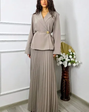 Costum office, cu brosa LUNIS, fusta lungime oversize si sacou, GRI, Marime S/M/L