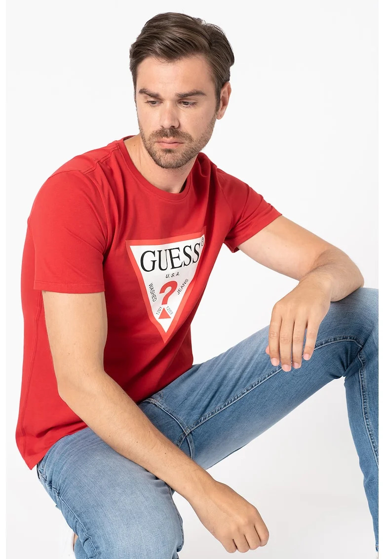 Tricou slim fit cu decolteu la baza gatului si imprimeu logo triunghiular, Alb/Rosu inchis
