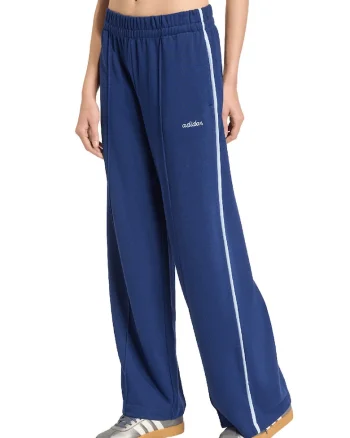 Pantaloni de trening din amestec de bumbac cu croiala lejera, Alb/Albastru inchis