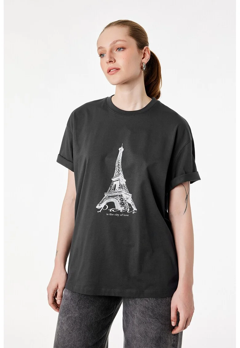 Tricou cu decolteu la baza gatului si imprimeu grafic, Gri inchis