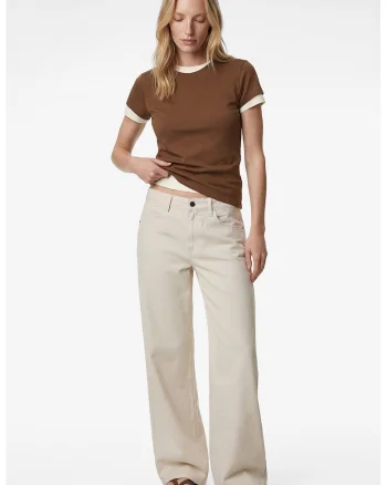 Tricou slim fit cu decolteu la baza gatului, Maro pamantiu