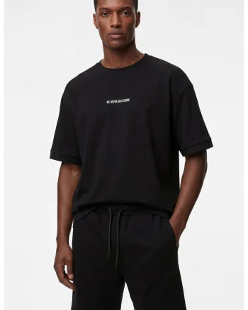 Tricou cu maneci cazute, Negru