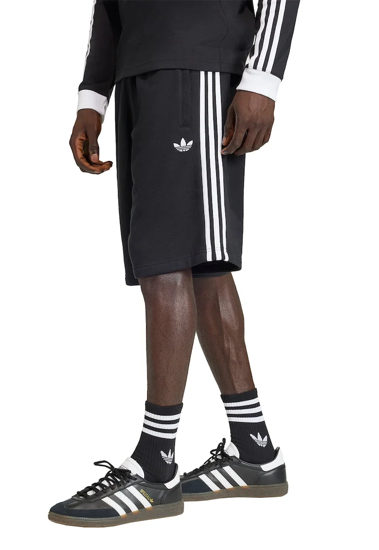 Pantaloni scurti de bumbac cu logo brodat si benzi contrastante, Alb/Negru
