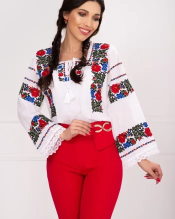 Ie nationala Carmen cu motive folclorice romanesti
