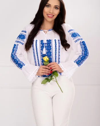 Ie populara Catalina cu broderie florala albastra