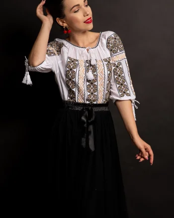Ie traditionala dama din bumbac cu broderie romaneasca