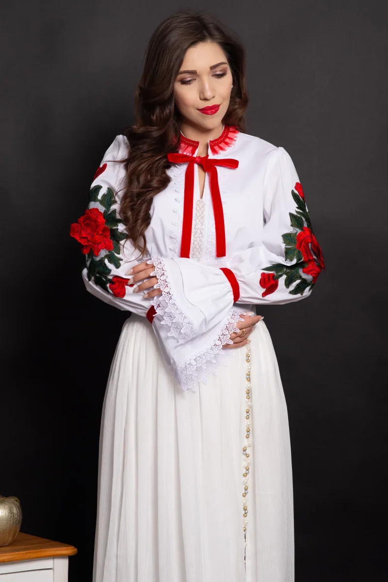 Camasa eleganta de inspiratie traditionala Eleanor cu simbolul trandafirului