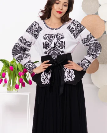 Ie dama traditionala Stela din bumbac cu broderie neagra