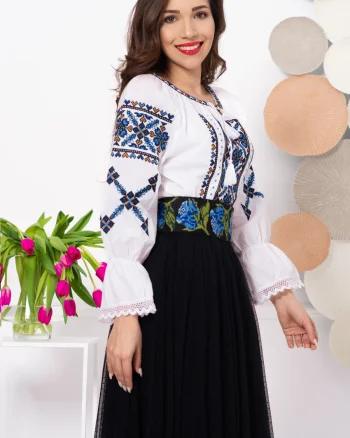 Ie traditionala Otilia cu inimi brodate