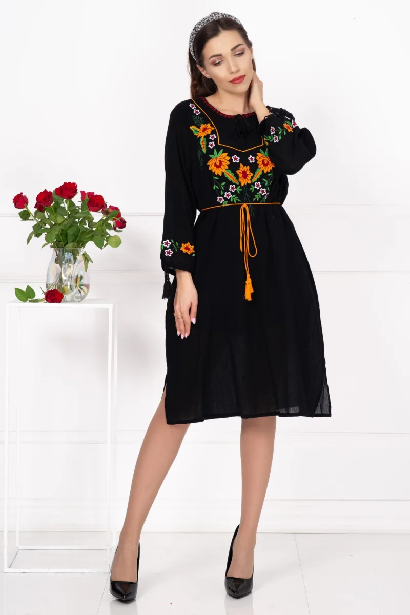 Rochie traditionala neagra Dafina cu flori orange brodate