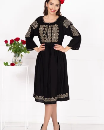 Rochie traditionala neagra Eugenia cu broderie bej labirint