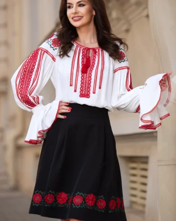 Fusta dama neagra in clos cu flori rosii brodate