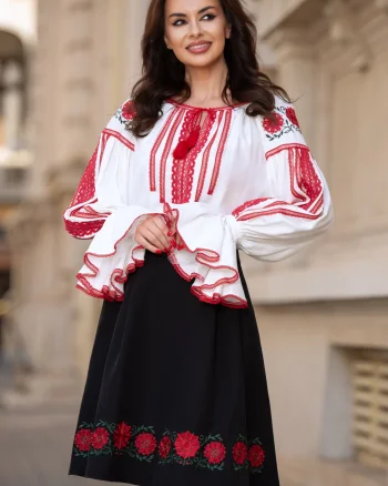 Bluza tip ie alba cu motive traditionale florale rosii