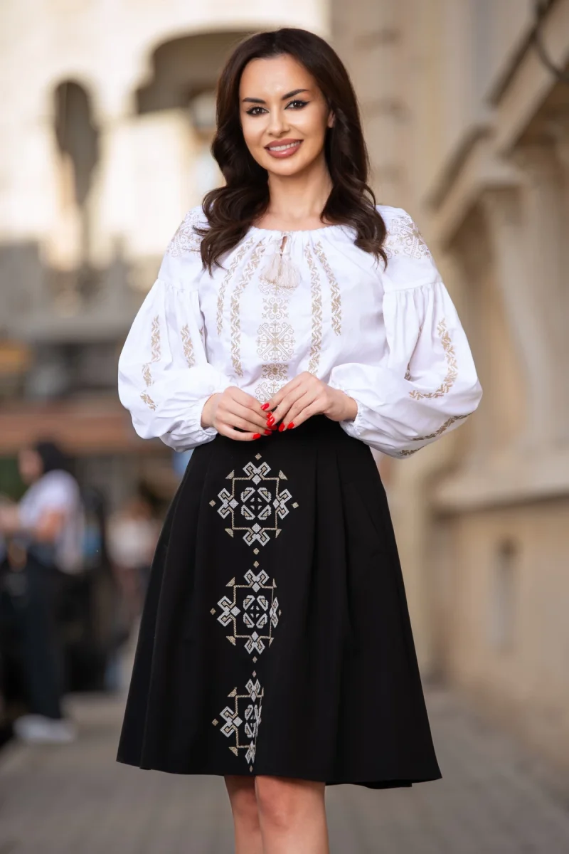 Bluza Effect ivoire tip ie cu broderie aurie
