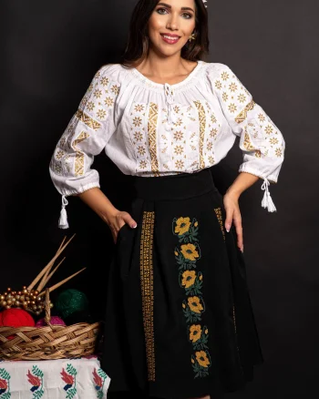 Fusta dama neagra in clos cu maci galbeni brodati
