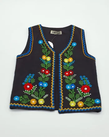 Vesta traditionala fetita Doina