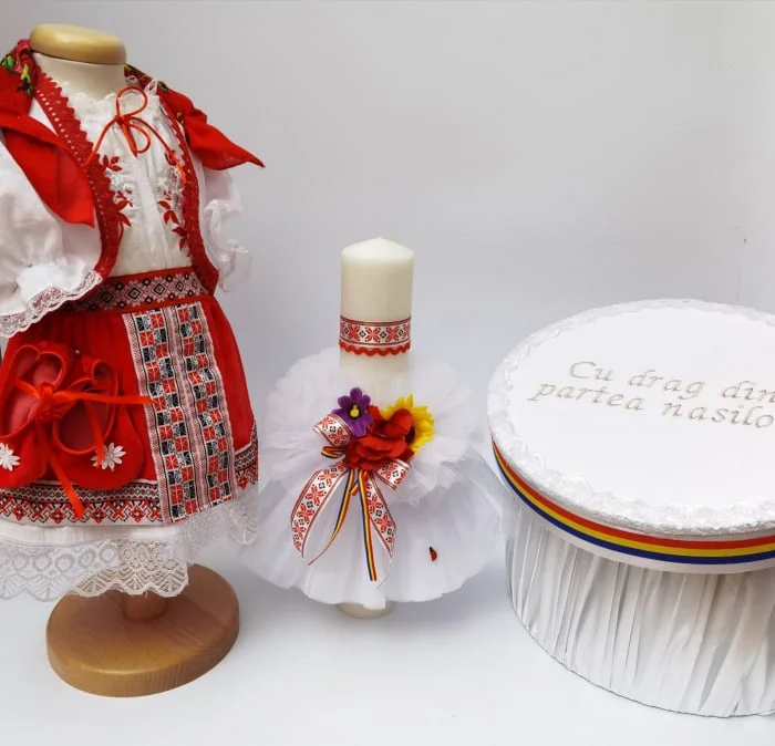 Set Traditional Botez - Costumas fetita Cutie pentru trusou Lumanare 4