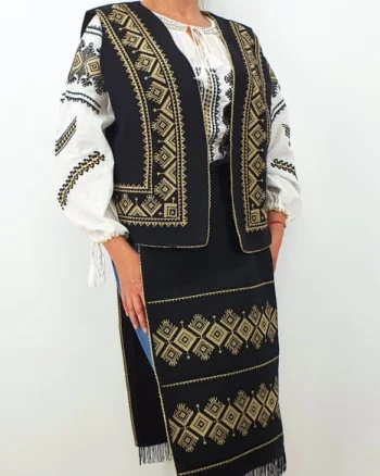 Costum Traditional Vesta si 2 Fote brodate cu model traditional 3