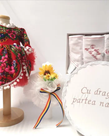 Set Traditional Botez - Costumas fetita Trusou Cutie pentru trusou Lumanare -TUL 2