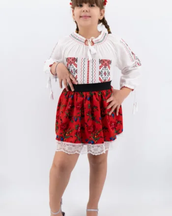 Ie traditionala fetite Rita