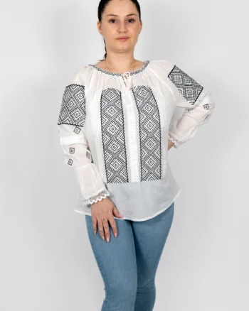 Ie Traditionala Melania 3