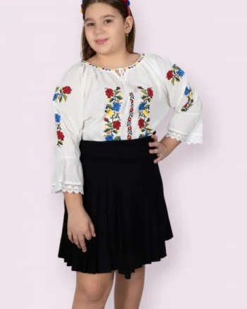 Ie traditionala fetite Rosalinda