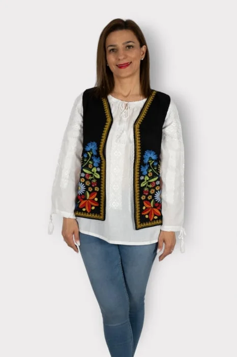 Vesta brodata cu model traditional Angi 15