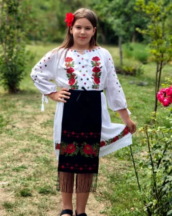 Fote fetita Minodora