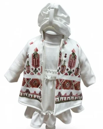 Costum fetita stilizat cu motive traditionale