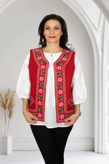 Vesta brodata cu model traditional Olguta 6