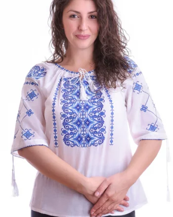 Ie traditionala alba cu motiv geometric albastru Cristina