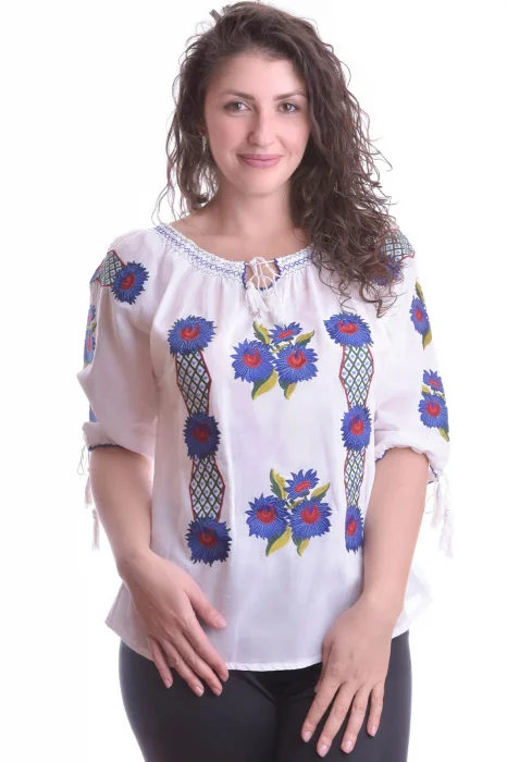Ie traditionala alba cu motiv floral albastru Viorica