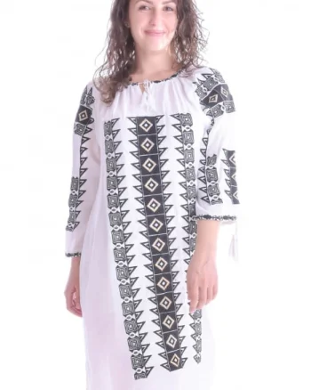 Rochie traditionala dreapta alba cu motiv geometric negru Adriana