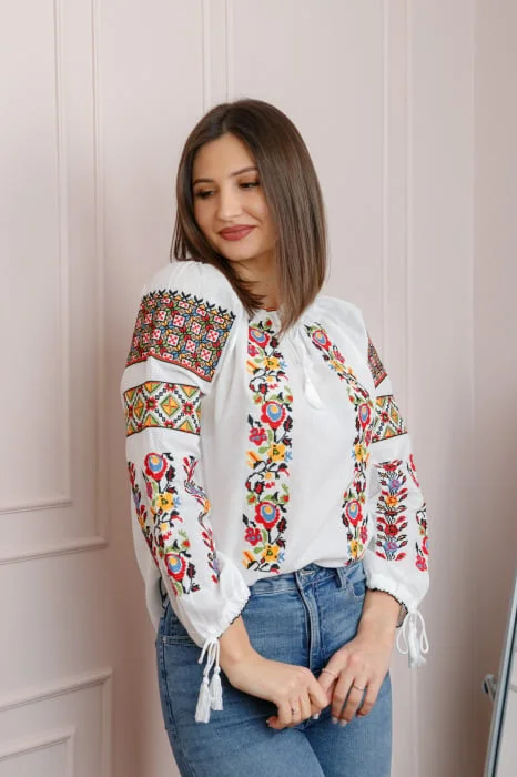 Bluza tip ie alba cu motiv floral multicolor Georgiana