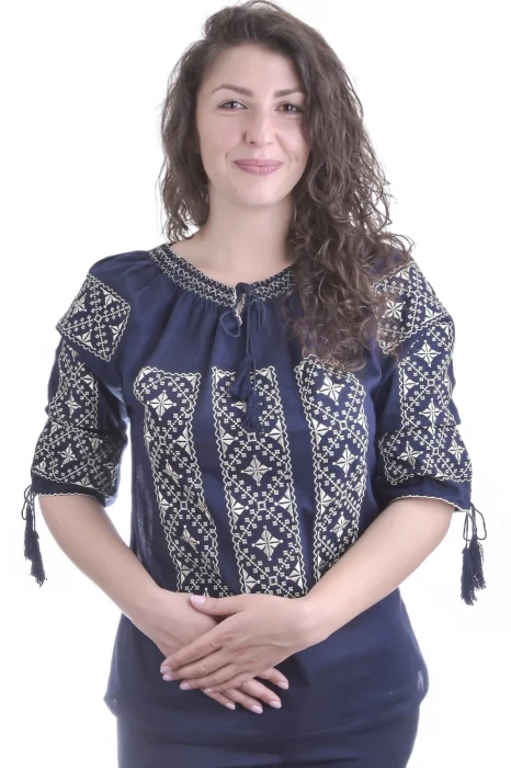 Bluza albastra cu motiv geometric crem Elvira 01