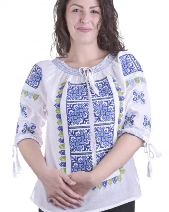 Ie traditionala alba cu motiv geometric albastru Alexandrina