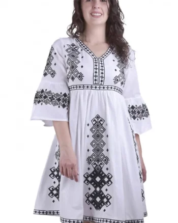 Rochie traditionala evazata alba cu motiv geometric negru Marina 04