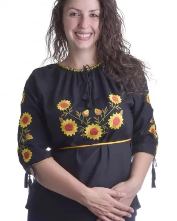 Bluza neagra cu motiv floral galben Giulia 02