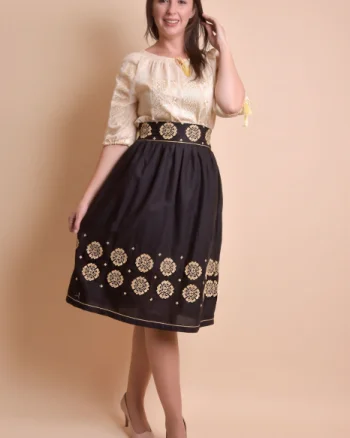 Fusta traditionala neagra cu broderie florala crem Eva 02