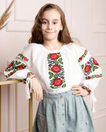 Ie traditionala alba pentru fetite cu motiv floral rosu Emma